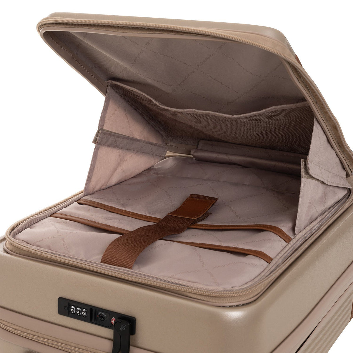 
Binnenweergave Showing Quilted Viscose Lining & Twee functionele binnenzakken