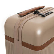 
Gedragen perspectief van Hand Luggage Suitcase Zuna voor Dames voor Dames op model - Natuurlijke valling bij daglicht
