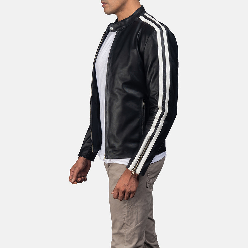 Close-Up Detail of Band with snap button &amp; Zipper Hardware on Hank Zwart Leren Bikerjack voor Heren