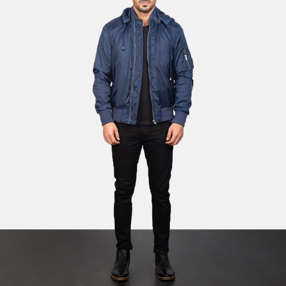 
Blue Hooded Bomber Jacket - Zijaanzicht met ergonomische mouwsnede