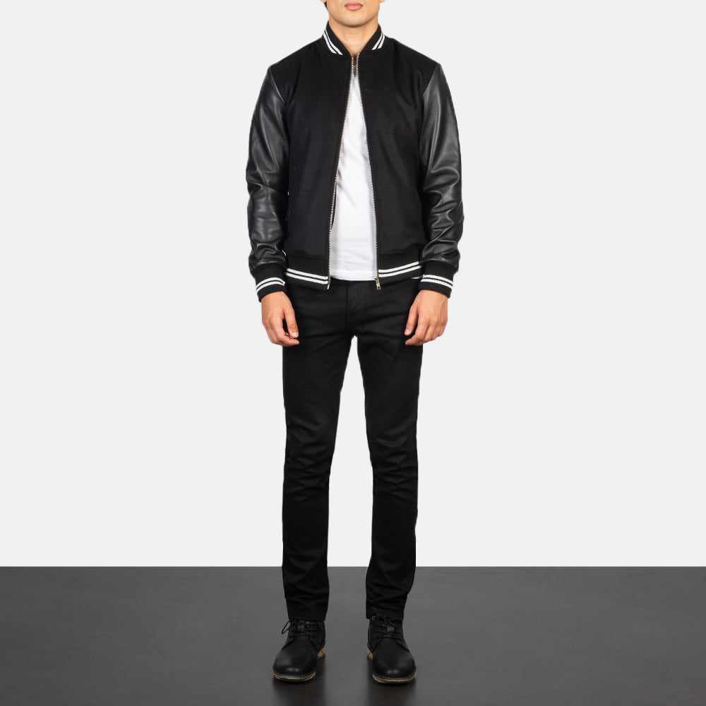 Close-Up Detail of Knit Rib &amp; zipper Hardware on Harrison Zwart Hybrid Varsity Leren Jas voor Heren