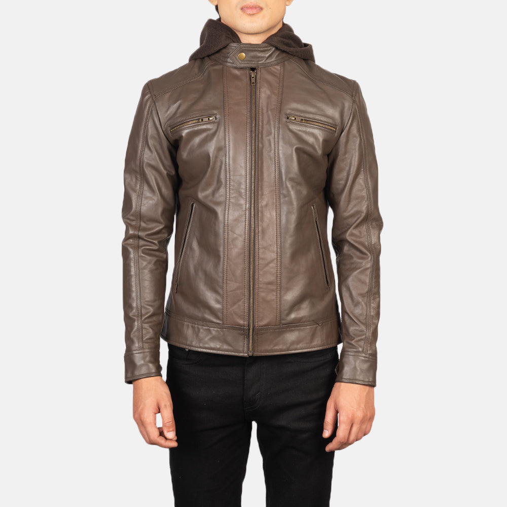 Close-Up Detail of Band with Snap Button &amp; Zipper Hardware on Men's Hector Bruin Hooded Leren Bikerjack voor Heren
