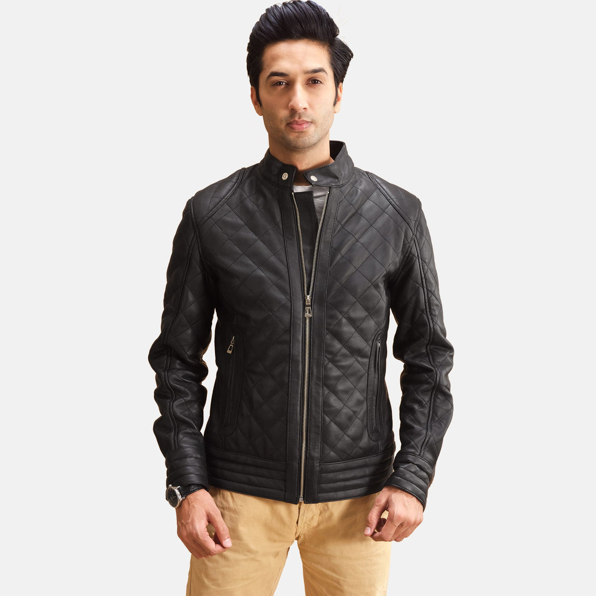 Henry Gewatteerd Zwart Leren Jas voor Heren in Black Sheepskin Leather - Front Profile View &amp; Tailored Silhouette | Buy Online