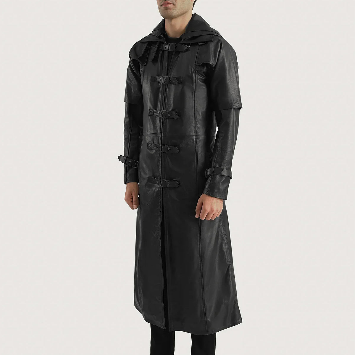 
Black. Cowhide Leather Trench Coat - Achteraanzicht met getailleerde schouders & strakke zoom