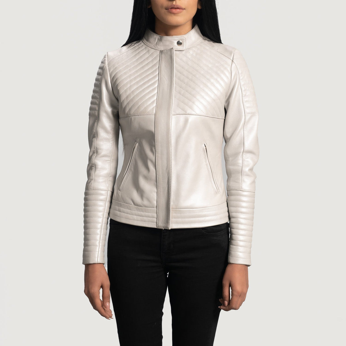 Ice Maiden Silver Quilted Leather Biker Jacket in Silver Sheepskin Leather - Vooraanzicht & getailleerd silhouet | Online kopen