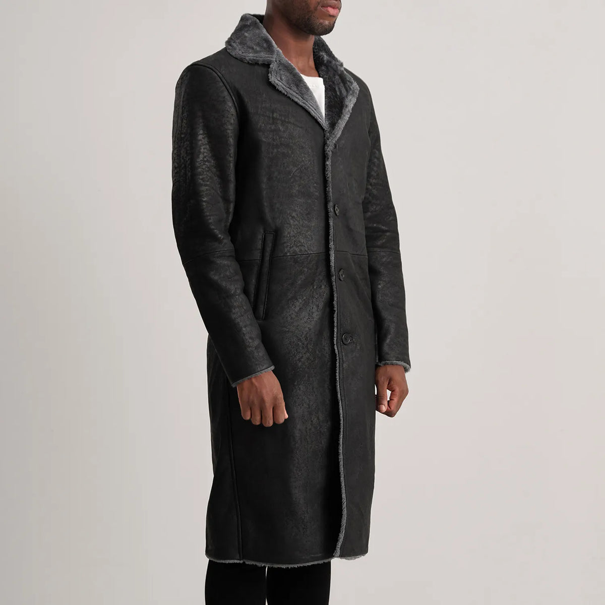 
Distressed Black Sheepskin Snuffed Aviator Jacket - Achteraanzicht met getailleerde schouders & strakke zoom