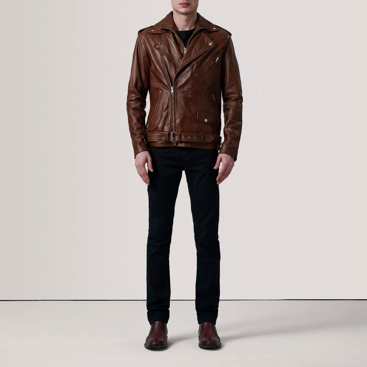 
Distressed Brown Sheepskin Burnished Biker Jacket - Achteraanzicht met getailleerde schouders & strakke zoom