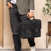 Solid Antique Brass Hardware &amp; Heavy-Duty Dual Zipper Detail on Springfield Full-Grain Leather Briefcase voor Dames