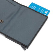 Solid Antique Brass Hardware &amp; Heavy-Duty Dual Zipper Detail on Delsbo Full-Grain Leather Card Holder voor Dames