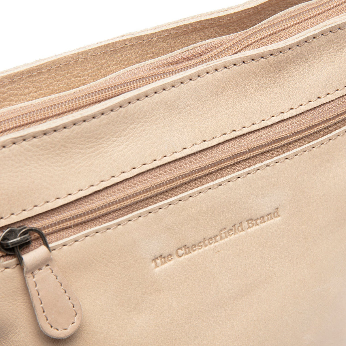 Aston Full-Grain Leather Crossbody Bag voor Dames - Structured Side Profile Showing Gusset Depth &amp; Expansion Capacity