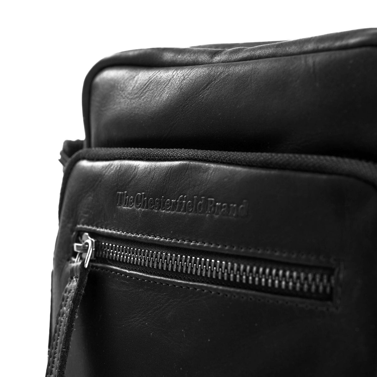 Solid Antique Brass Hardware &amp; Heavy-Duty Dual Zipper Detail on Birmingham Full-Grain Leather Crossbody Bag voor Heren