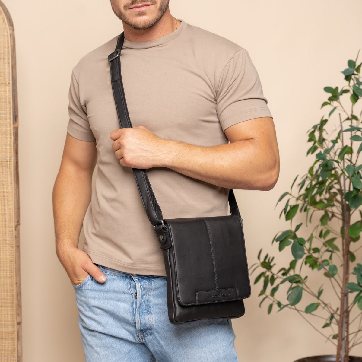 
Bodin Leren crossbodytas - Gestructureerd zijprofiel met vouwdiepte & volume