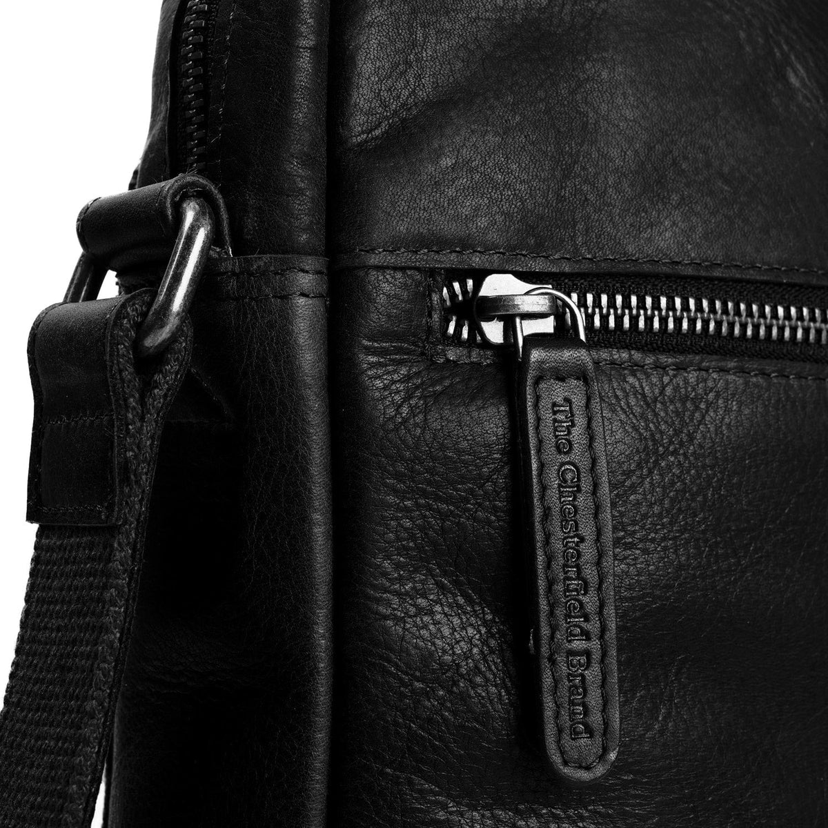 Solid Antique Brass Hardware &amp; Heavy-Duty Dual Zipper Detail on Dessau Full-Grain Leather Crossbody Bag voor Heren