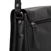 
Binnenweergave Showing Dedicated Padded Laptop Sleeve & Multi-Compartment Organization