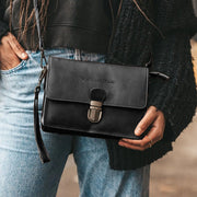 
Lucca Leren crossbodytas - Achteraanzicht met versterkte leren banden