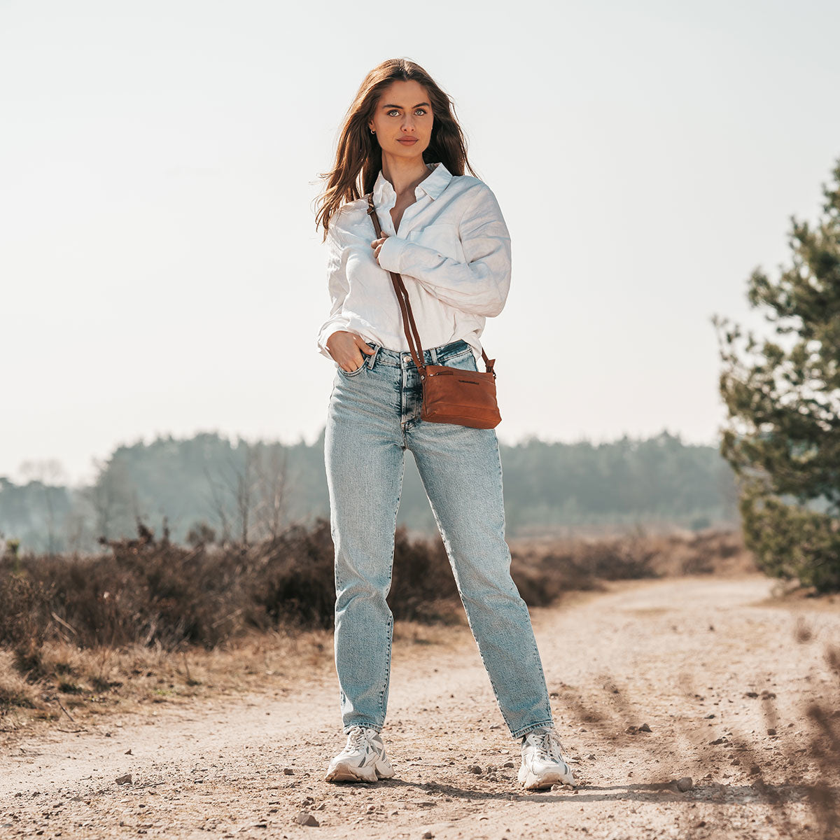 Salerno Full-Grain Leather Crossbody Bag voor Dames – alternate product view 3