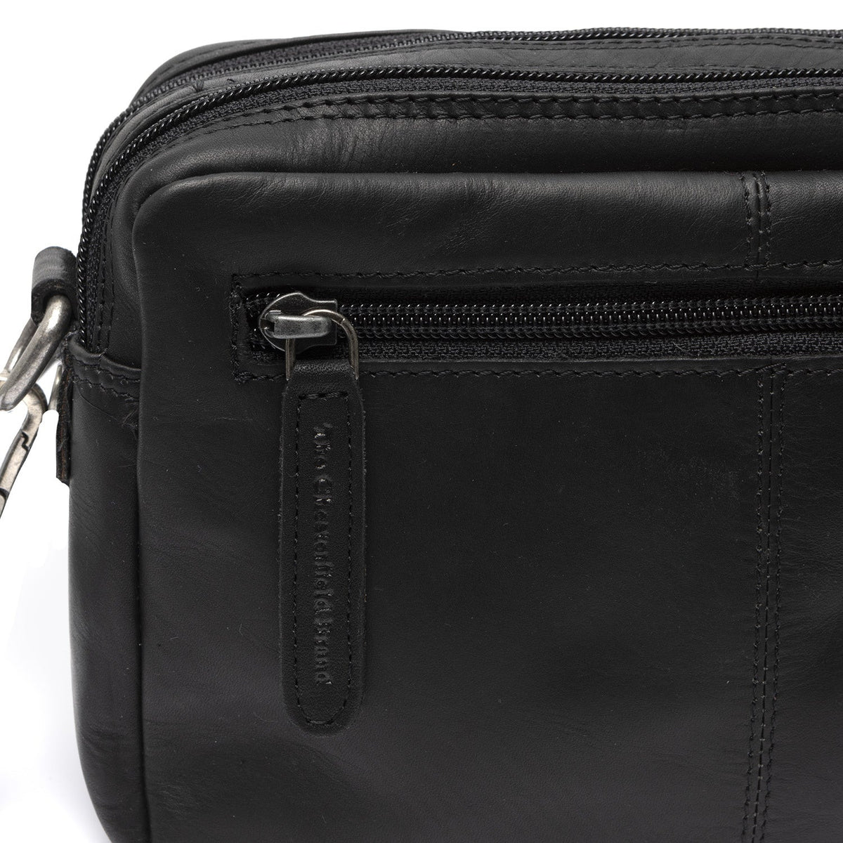 Solid Antique Brass Hardware &amp; Heavy-Duty Dual Zipper Detail on Samui Full-Grain Leather Crossbody Bag voor Dames