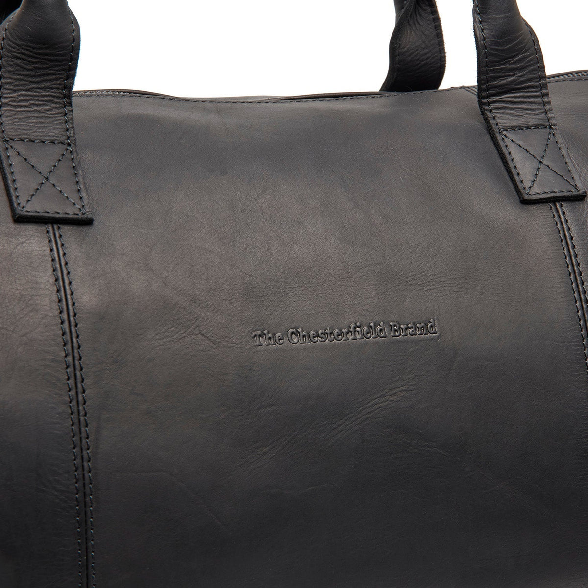 Close-Up Detail of Classic Collar &amp; Heavy-Duty Zipper Hardware on Leather Garment Bag Finlay voor Dames