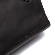 Chili Full-Grain Leather Handbag voor Dames - Lateral Side Profile View Showing Sleeve Cut &amp; Athletic Taper Fit