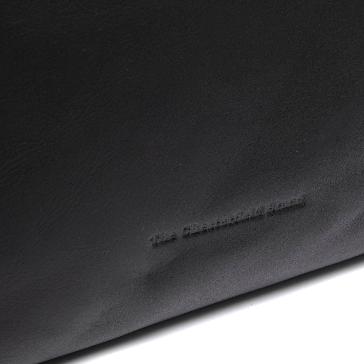 Close-Up Detail of Classic Collar &amp; Heavy-Duty Zipper Hardware on Hermosa Full-Grain Leather Handbag voor Dames