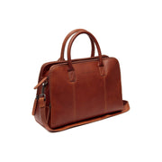 Styled Fit Perspective of Layton Full-Grain Leather Handbag voor Dames on Model - Natural Daylight Drape