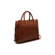 Styled Fit Perspective of Passau Full-Grain Leather Handbag voor Dames on Model - Natural Daylight Drape