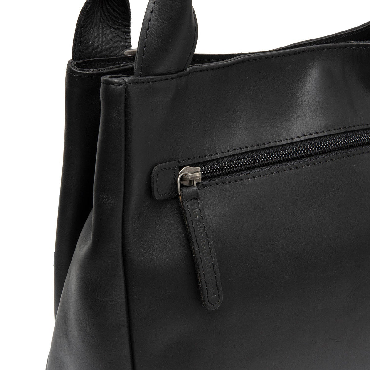 Close-Up Detail of Classic Collar &amp; Heavy-Duty Zipper Hardware on Tenara Full-Grain Leather Handbag voor Dames