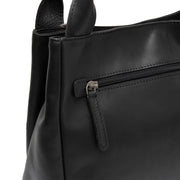 Close-Up Detail of Classic Collar &amp; Heavy-Duty Zipper Hardware on Tenara Full-Grain Leather Handbag voor Dames