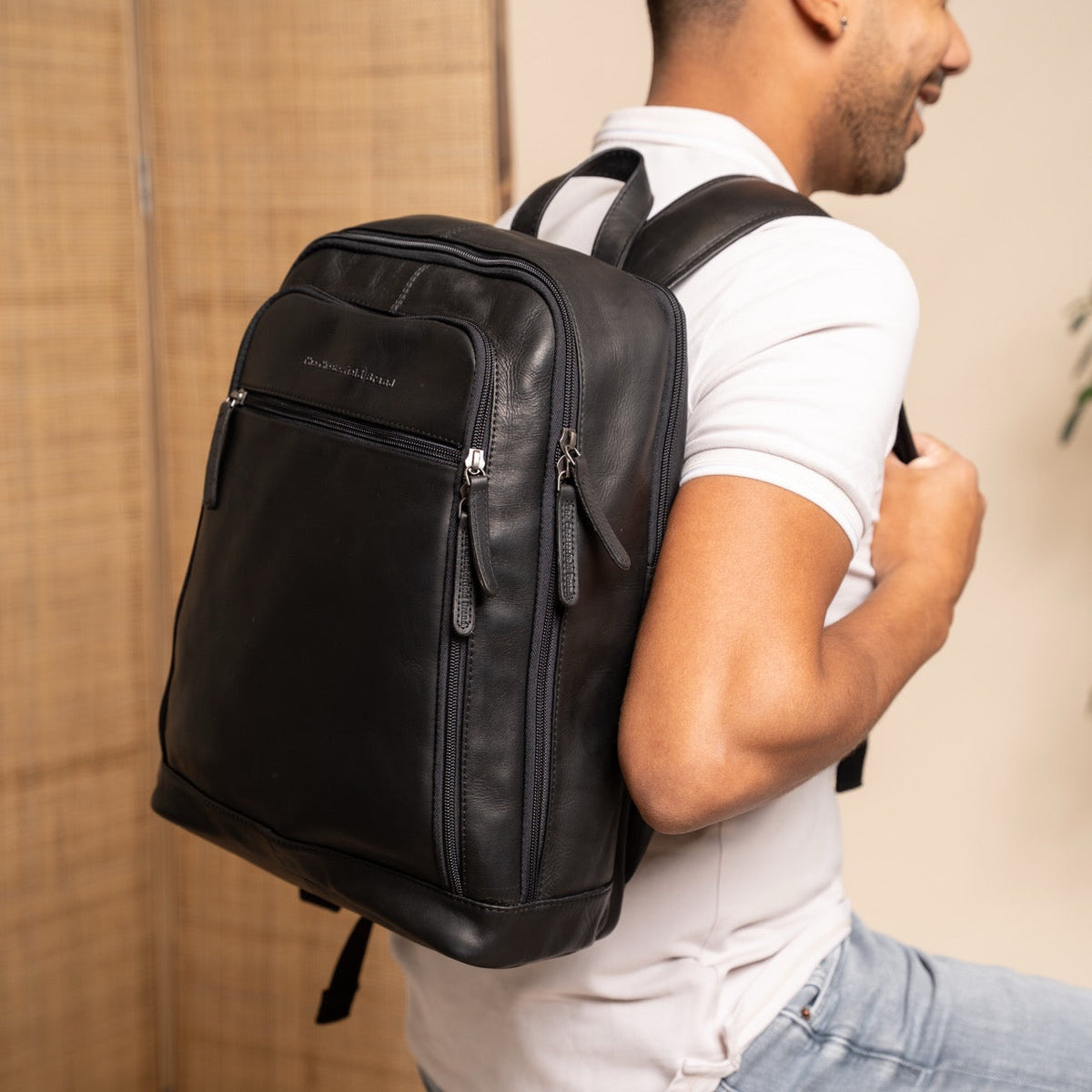 Classic 100% Full-Grain leather Backpack - Achteraanzicht met versterkte leren banden