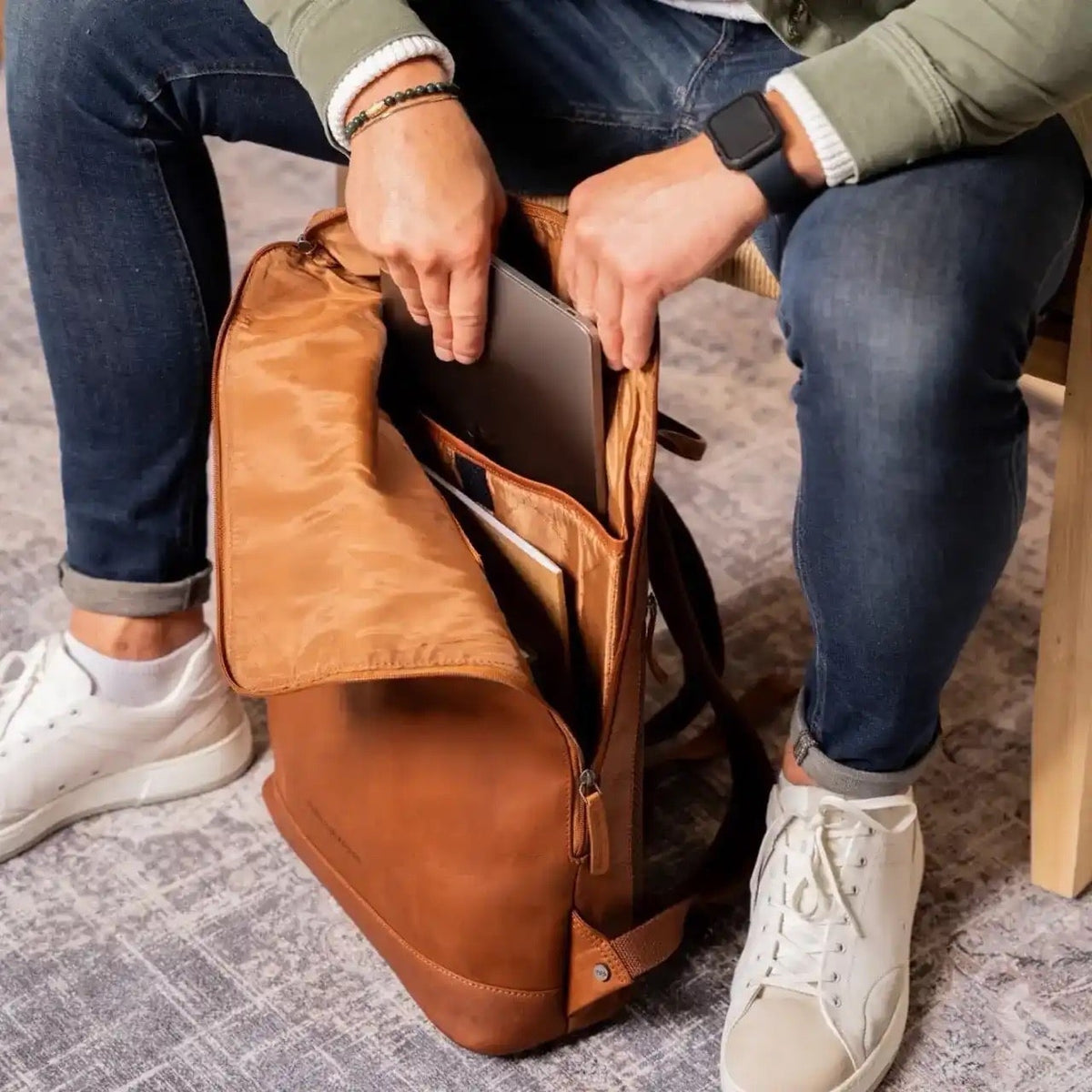 Larsson Full-Grain Leather Laptop Backpack voor Dames – alternate product view 3