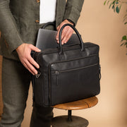 Tacama Full-Grain Leather Laptop Bag voor Dames - Structured Side Profile Showing Gusset Depth &amp; Expansion Capacity