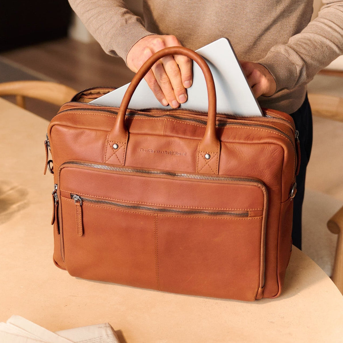 Tacama Full-Grain Leather Laptop Bag voor Dames – alternate product view 3