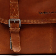 Solid Antique Brass Hardware &amp; Heavy-Duty Dual Zipper Detail on Veneto Full-Grain Leather Laptop Bag voor Dames