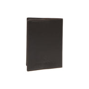Styled Fit Perspective of Leather Passport Case voor Dames on Model - Natural Daylight Drape