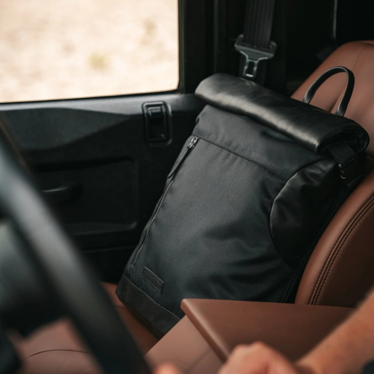 
Classic 100% Full-Grain leather Backpack - Achteraanzicht met versterkte leren banden