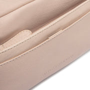 Solid Antique Brass Hardware &amp; Heavy-Duty Dual Zipper Detail on Liora Full-Grain Leather Shoulder Bag voor Dames