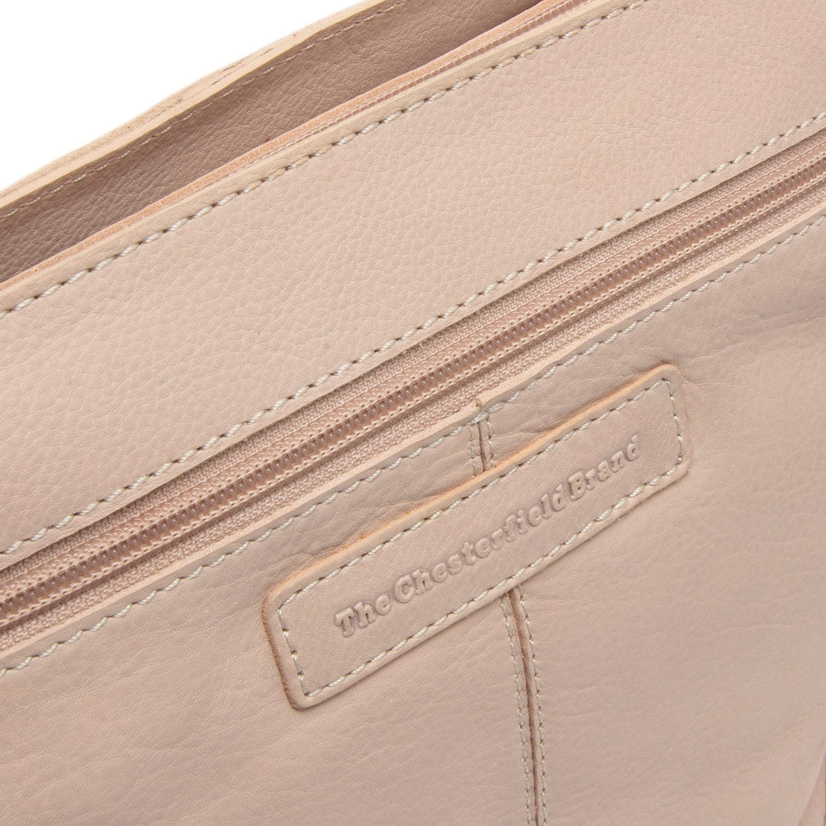 Solid Antique Brass Hardware &amp; Heavy-Duty Dual Zipper Detail on Zarita Full-Grain Leather Shoulder Bag voor Dames