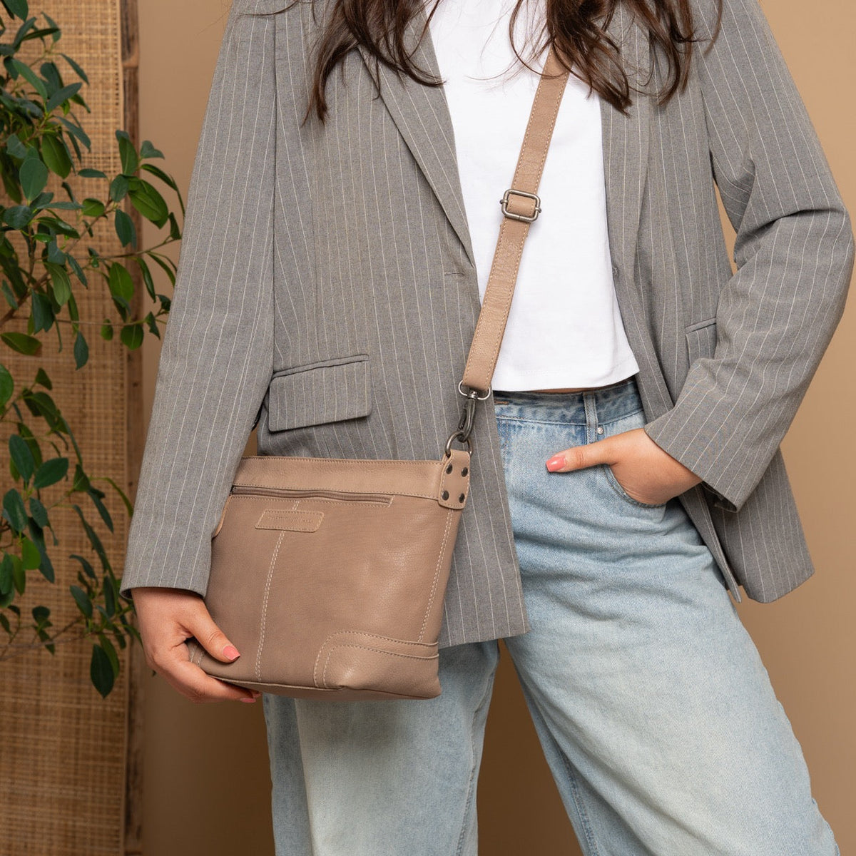 Zarita Full-Grain Leather Shoulder Bag voor Dames – alternate product view 3