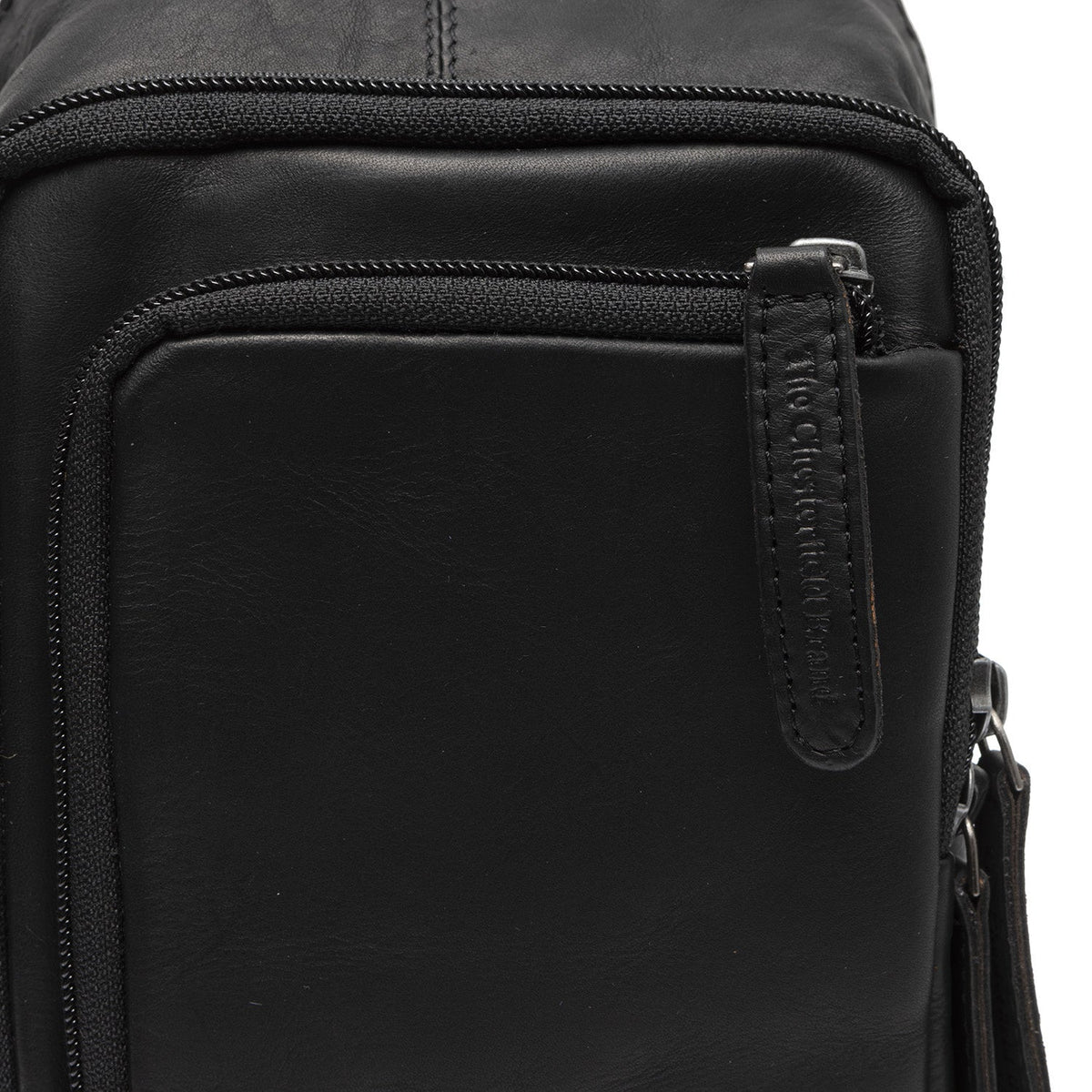 Solid Antique Brass Hardware &amp; Heavy-Duty Dual Zipper Detail on Leather Sling Bag Riga voor Dames