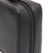 Close-Up Detail of Classic Collar &amp; Heavy-Duty Zipper Hardware on Leather Tech-Organizer Ardan voor Dames