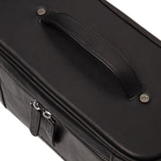Close-Up Detail of Classic Collar &amp; Heavy-Duty Zipper Hardware on Limone Full-Grain Leather Toiletry Bag voor Dames