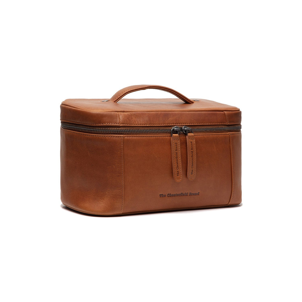 Styled Fit Perspective of Limone Full-Grain Leather Toiletry Bag voor Dames on Model - Natural Daylight Drape