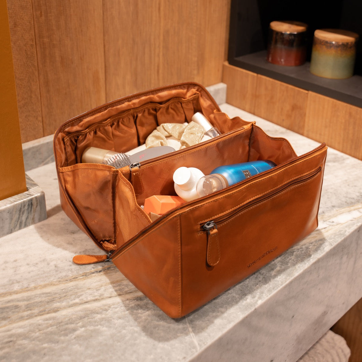Trevia Full-Grain Leather Toiletry Bag voor Dames – alternate product view 3