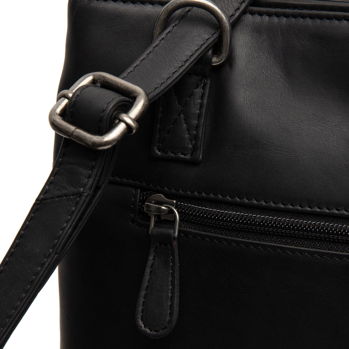 Solid Antique Brass Hardware &amp; Heavy-Duty Dual Zipper Detail on Raynor Full-Grain Leather Tote Bag voor Dames