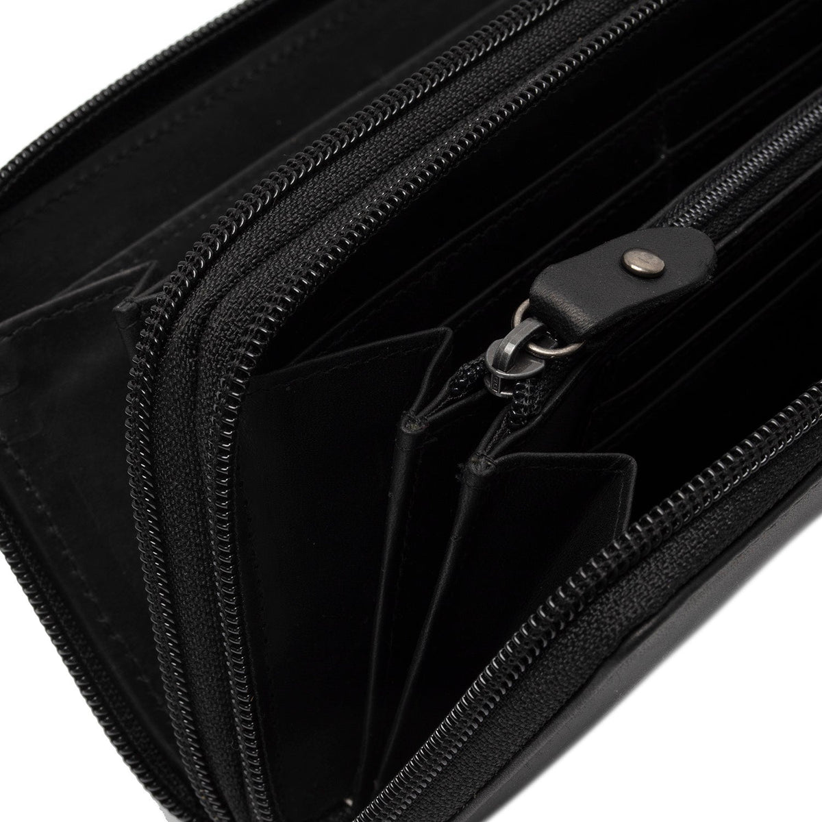 Solid Antique Brass Hardware &amp; Heavy-Duty Dual Zipper Detail on Hadley Full-Grain Leather Wallet voor Dames