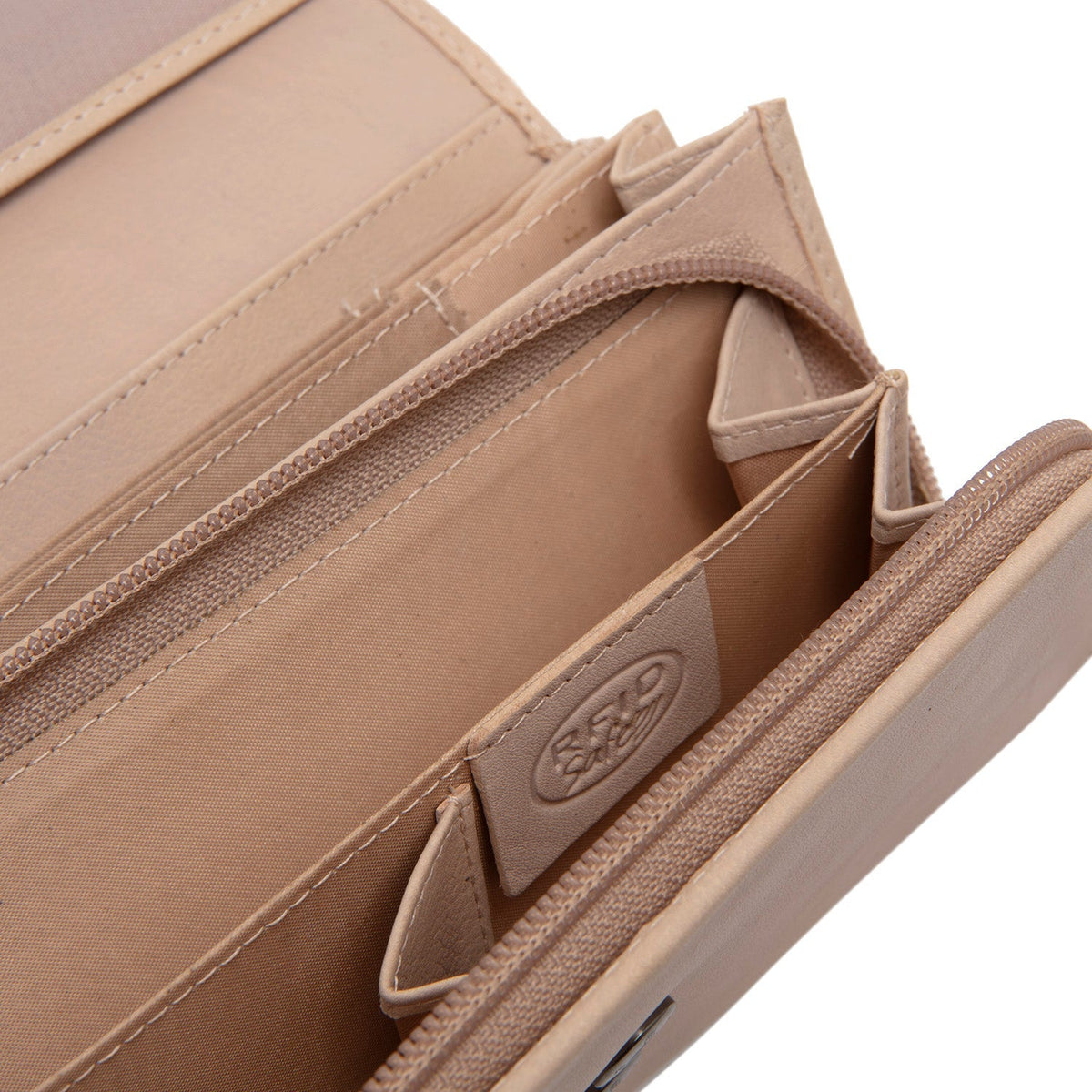 
Binnenweergave Showing Dedicated Padded Laptop Sleeve & Multi-Compartment Organization