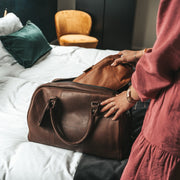 Liam Full-Grain Leather Weekender Bag voor Dames – alternate product view 3