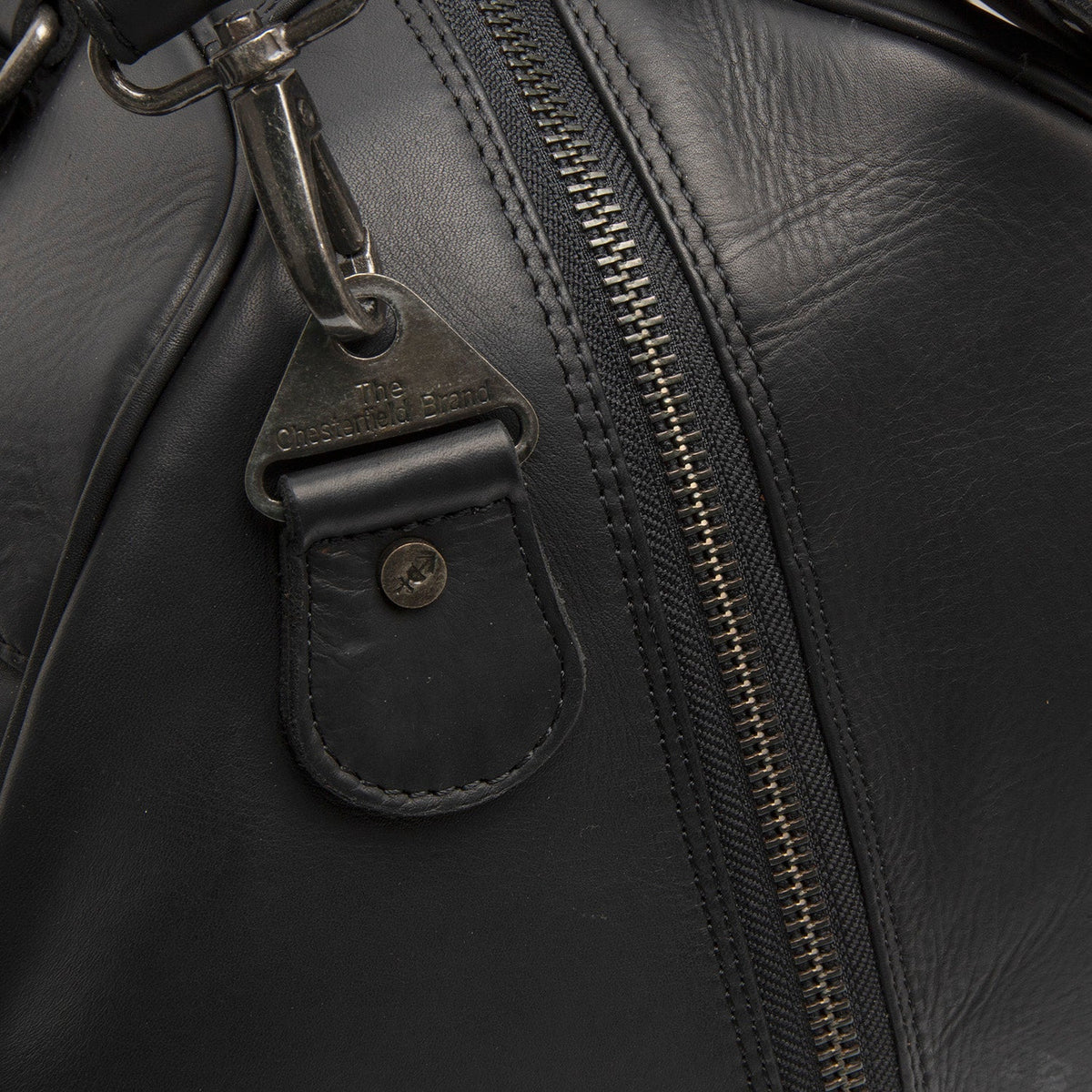 Volenza Full-Grain Leather Weekender Bag voor Dames - Structured Side Profile Showing Gusset Depth &amp; Expansion Capacity