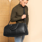 William Full-Grain Leather Weekender Bag voor Dames - Structured Side Profile Showing Gusset Depth &amp; Expansion Capacity