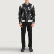 
Liberte California Zwart Leather Varsity Leren Jas voor Heren - Zijaanzicht met ergonomische mouwsnede